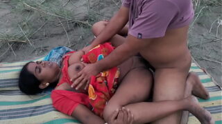 Indian Punjabi Village Sister Hard Fuck Wet Pussy In Outdoor Video